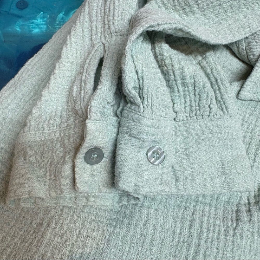 Priv Button Down Top - Picture 4 of 6